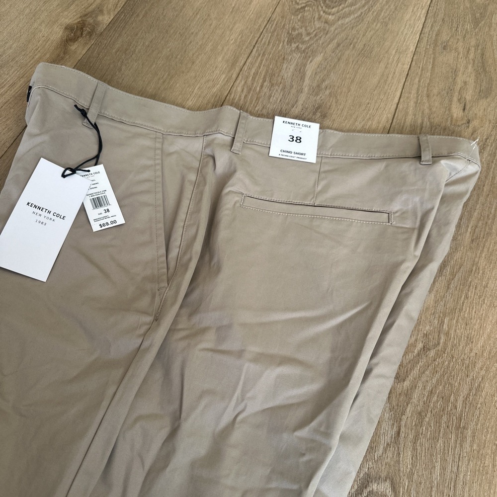 Kenneth Cole Techni-Cole Chino Shorts‎ Men's Flat Front Beige Size 38 NEW
